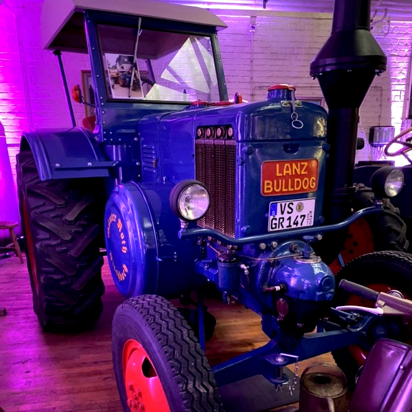Historische Traktoren im Technik-Museum St.Georgen